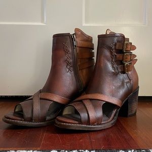 Freebird Women's Peru Heeled Sandal Boots